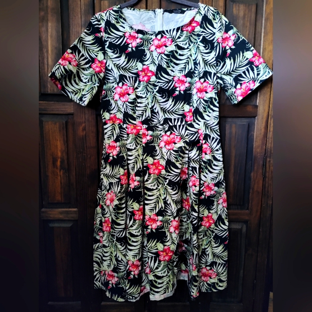 Acevog Women's Pleated Midi Floral Dress Size L